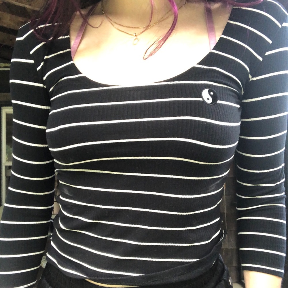 Black and white stripped yin & yang crop top